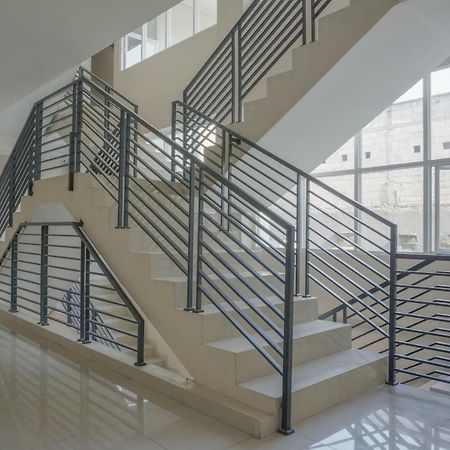 Residences By Reddoorz Near Mt Haryono - Minimum Stay 7 Days Jakarta Luaran gambar