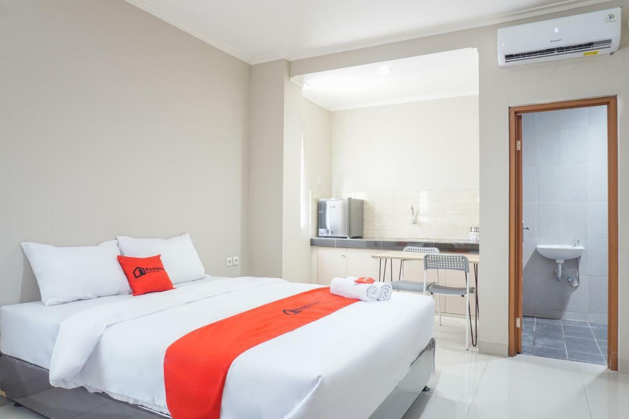 Residences By Reddoorz Near Mt Haryono - Minimum Stay 7 Days Jakarta Luaran gambar