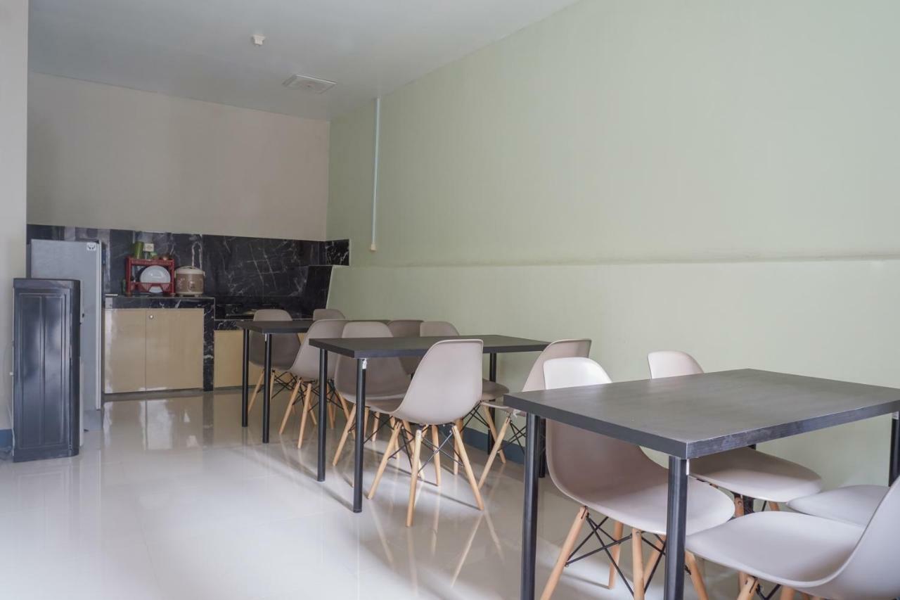 Residences By Reddoorz Near Mt Haryono - Minimum Stay 7 Days Jakarta Luaran gambar