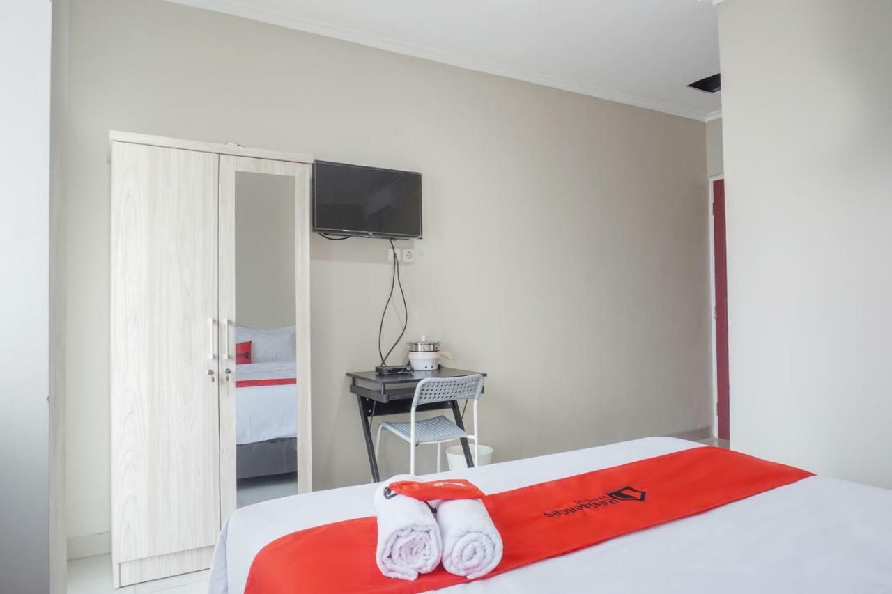 Residences By Reddoorz Near Mt Haryono - Minimum Stay 7 Days Jakarta Luaran gambar