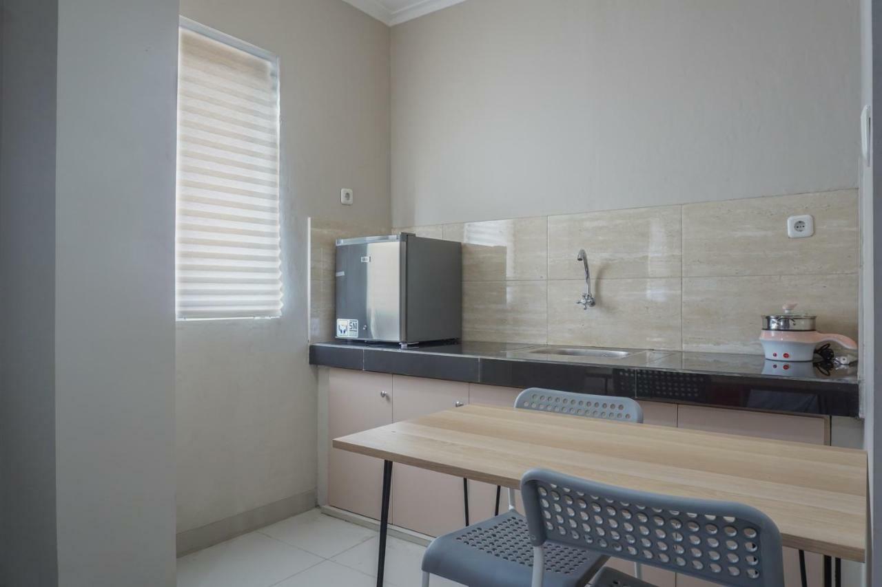 Residences By Reddoorz Near Mt Haryono - Minimum Stay 7 Days Jakarta Luaran gambar