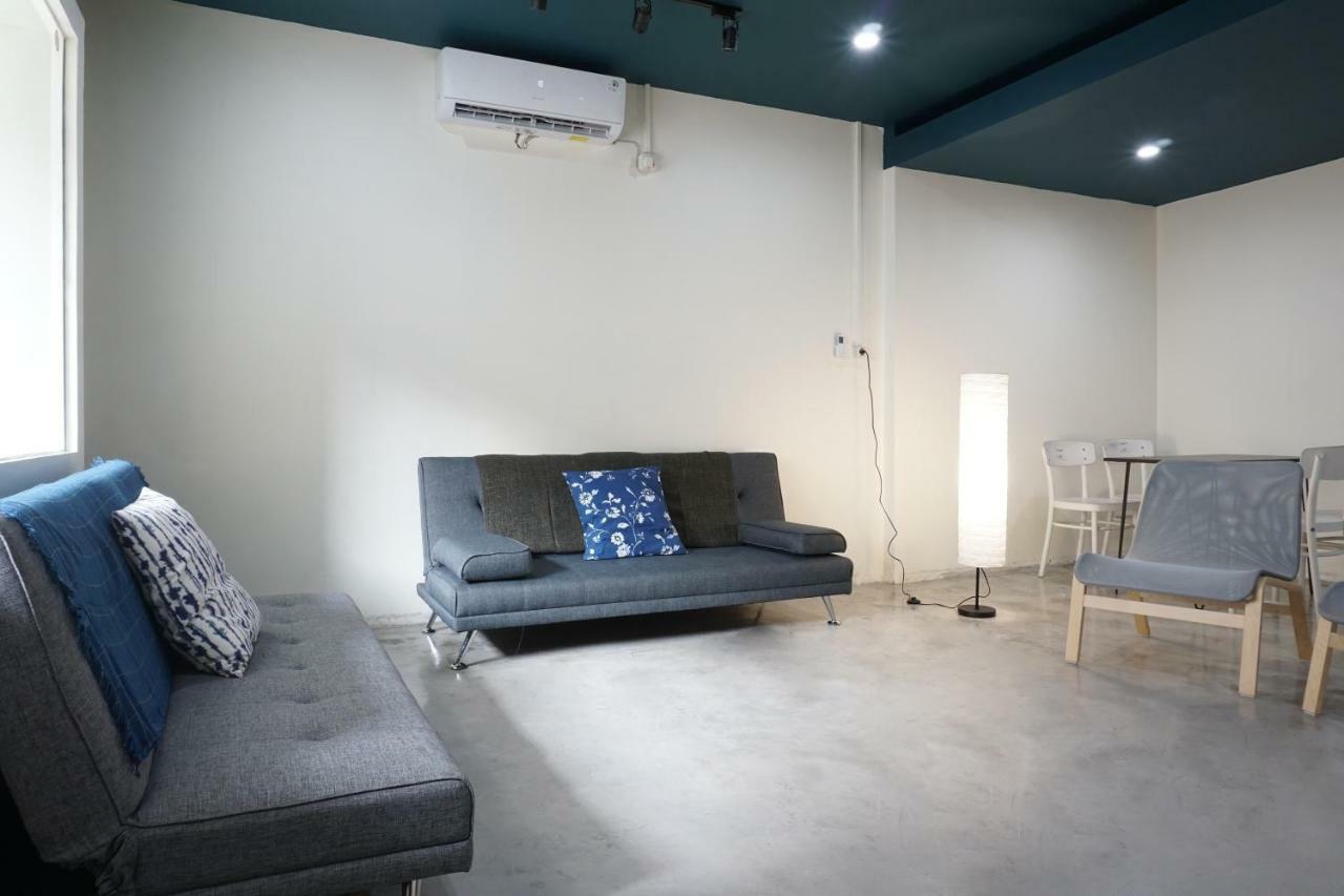 Residences By Reddoorz Near Mt Haryono - Minimum Stay 7 Days Jakarta Luaran gambar