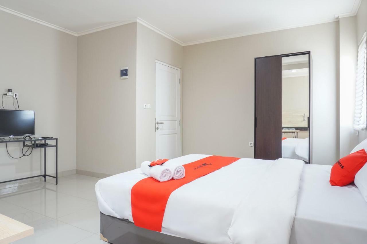 Residences By Reddoorz Near Mt Haryono - Minimum Stay 7 Days Jakarta Luaran gambar